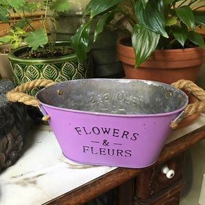 Garden planter Farmhouse french provincial tin bin